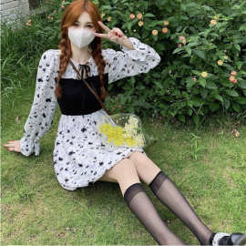 法式撞色拼接连衣裙女2021年新款秋冬韩版气质系带镂空碎花A字裙