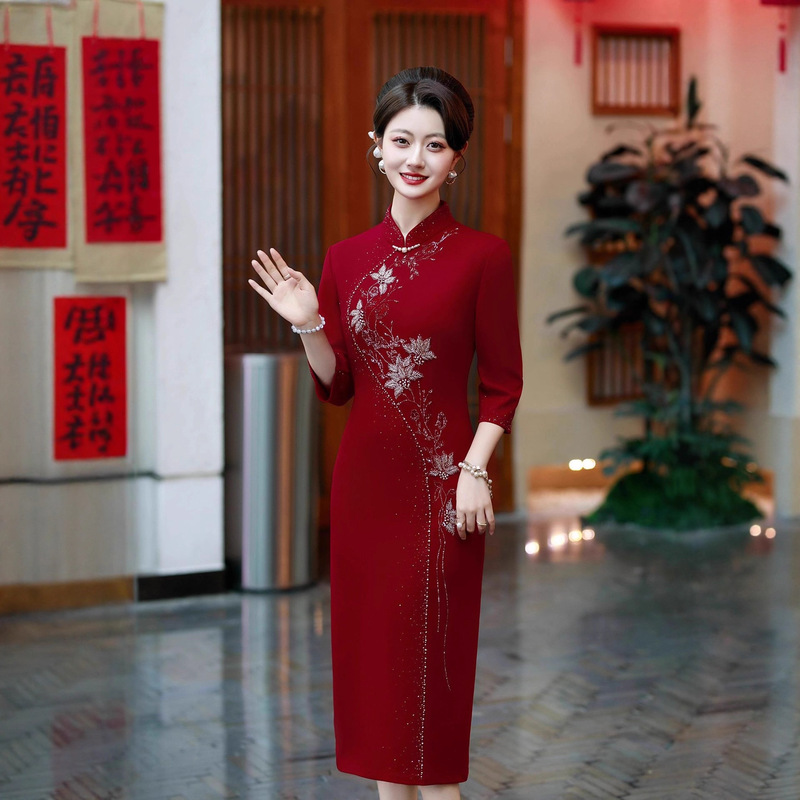 2025 New Autum Burgundy Women's Cheongsam Wedding Dress Cheongsam Wedding Banquet Cheongsam Mother's Dress