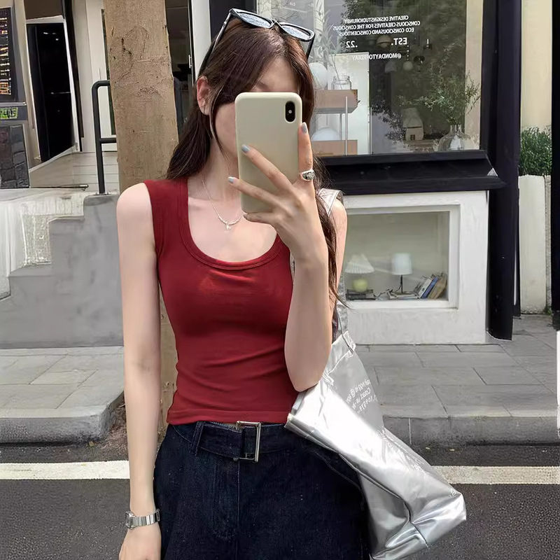 Burgundy Square-Neck Sleeveless Top for Women, Spring/Summer 2026 New Style, Slim-Fit, Flattering Short Tank Top for Layering or Outerwear