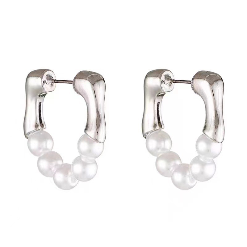 Labret piercing jewelry detail image