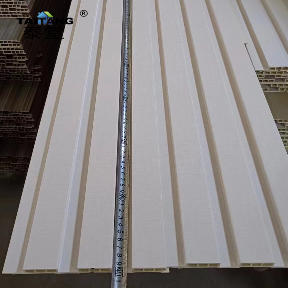 Tablero de la Gran Muralla al aire libre Tablero de pared de plástico de madera a prueba de moho Tablero de pared de plástico de la villa Rejilla del patio Madera de plástico anticorrosión Wpc panel
