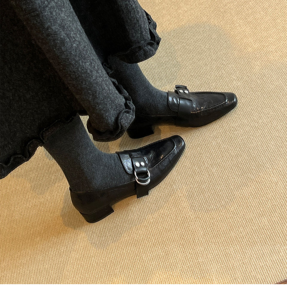 Giày lười nữ da bò mũi vuông khóa kim loại, gót 3 cm — Màu nâu (3cm) có sẵn, Màu đen (3cm) có sẵn, Trắng (3cm) có sẵn chi tiết 11
