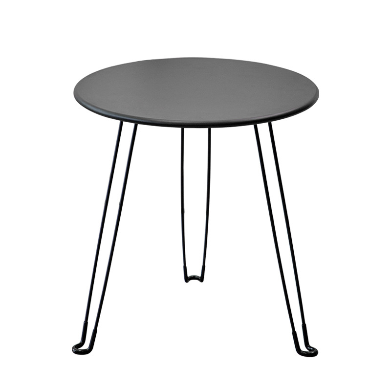 Mesas, sillas al aire libre, patio, sillas de ratán, tres juegos de mesas de té en el balcón, sillas de mesa de té, alojamiento residencial, sillas de apoyo de ratán, mesas de café de piel de silla de montar