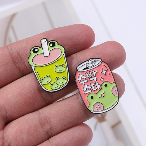 Cute and cute soda bottle cartoon frog shape badge personalized beverage bottle exquisite niche alloy corsage accessories