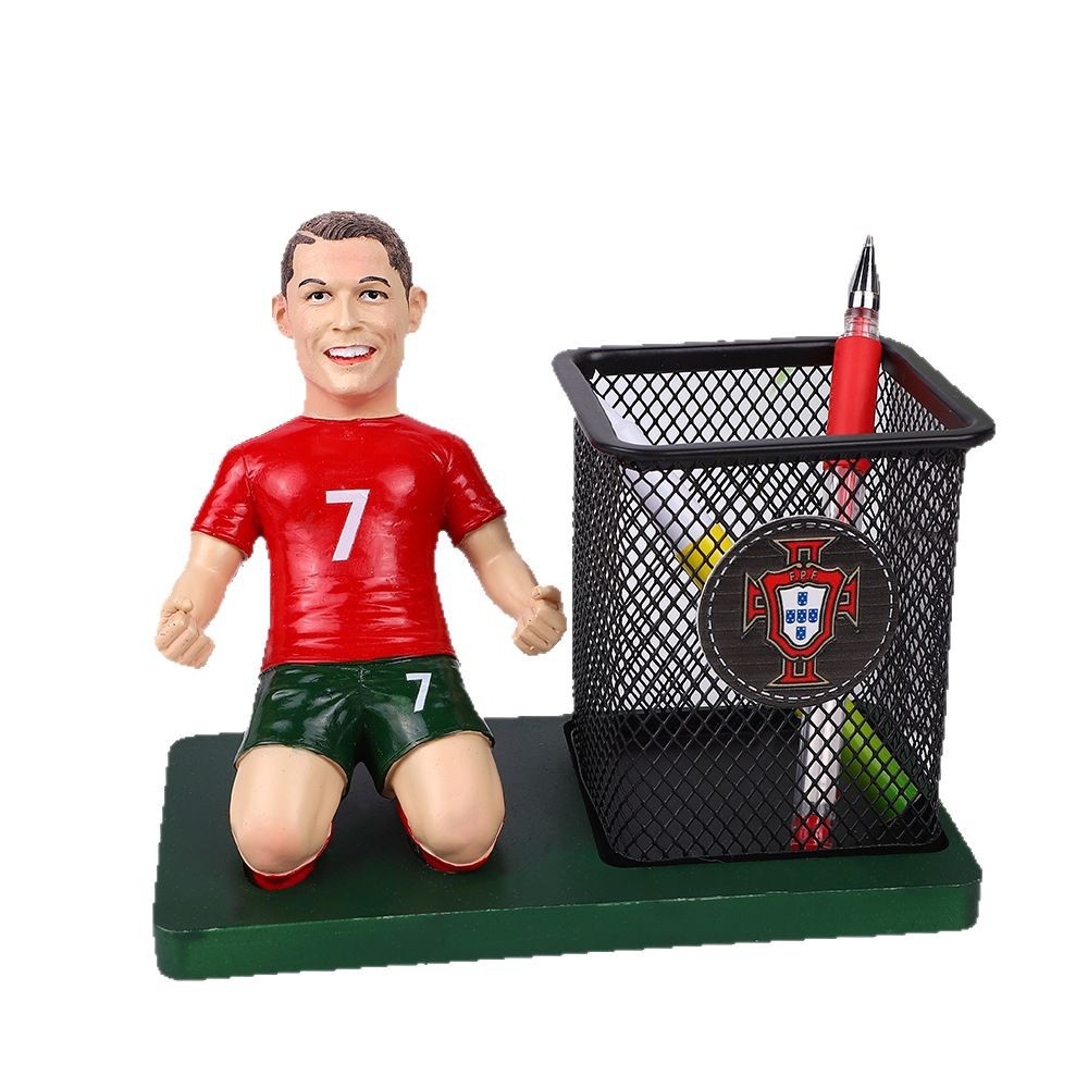 Acción de arrodillarse para celebrar el portalápices de fútbol comercio exterior transfronterizo al por mayor artesanía de resina decoración de regalos papelería creativa estudiante