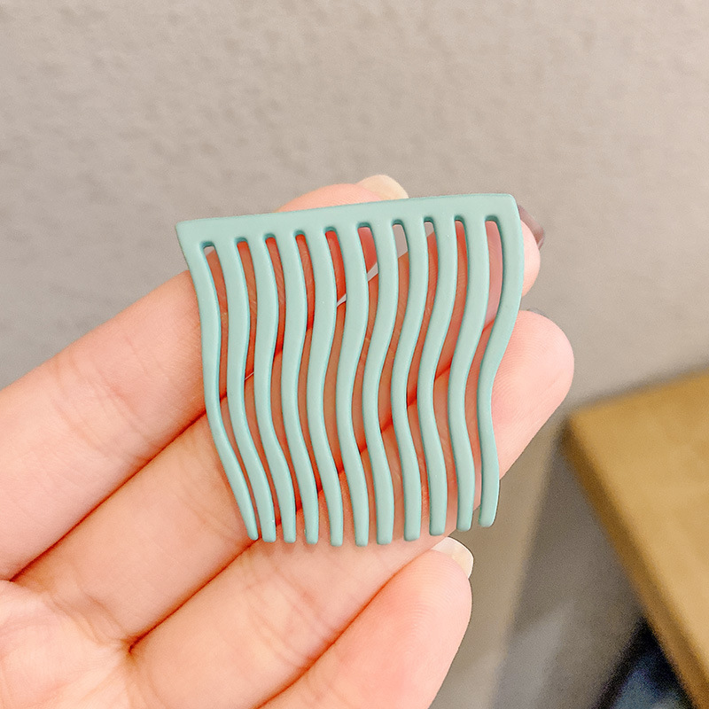 Nuevo clip de cabello de metal sin marcas peinado de cabello de la red de chicas rojas en línea con clip de frangeo invertido en la tarjeta de cabello coreana detrás del toque de cabeza