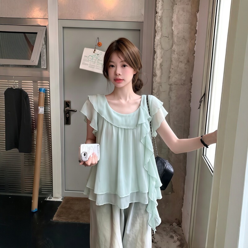 New sweet and loose princess-style slimming short-sleeve top for women, summer new design with ribbon and large round neck shirt New sweet and loose princess-style slimming short-sleeve top for women, summer new design with ribbon and large round neck shirt
