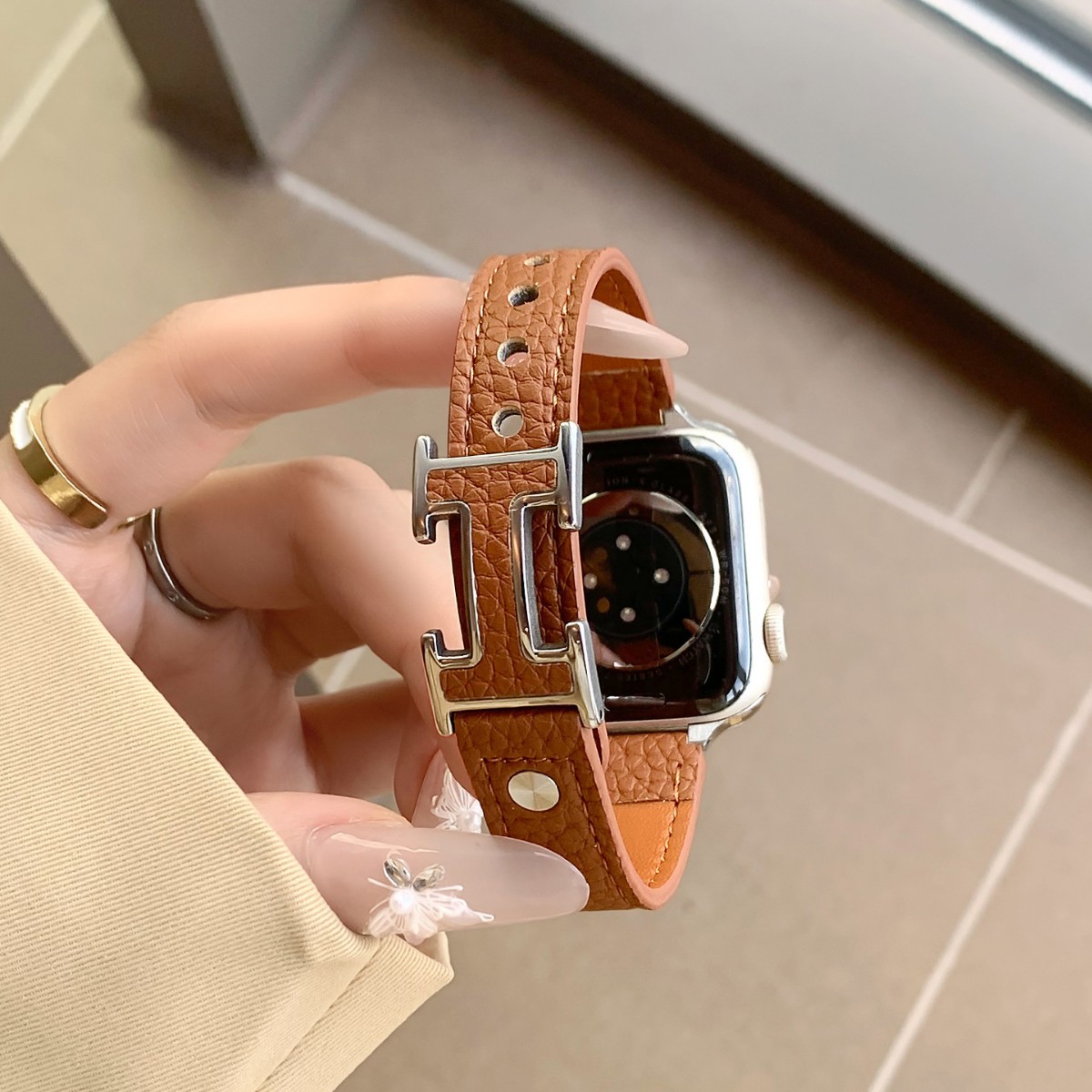 Suitable for Apple Watch Strap New iWatch Leather Lychee Pattern Double Buckle Sports Applewatch Autumn and Winter 879