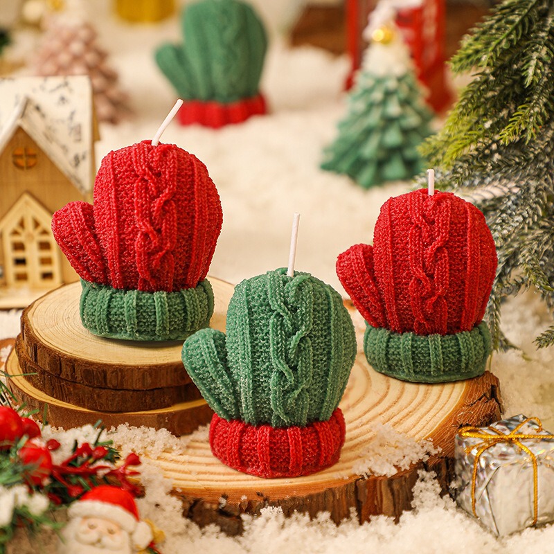 クリスマスギフト、香り付きキャンドル、ウールの手袋、小さなギフト、ホームオフィスの撮影雰囲気、クリエイティブな装飾品|undefined