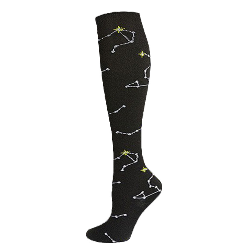 Más de 200 modelos de calcetines deportivos de compresión de nailon 200N para mujer, ideales para saltar la cuerda y correr, y calcetines de compresión elásticos largos para hombre.