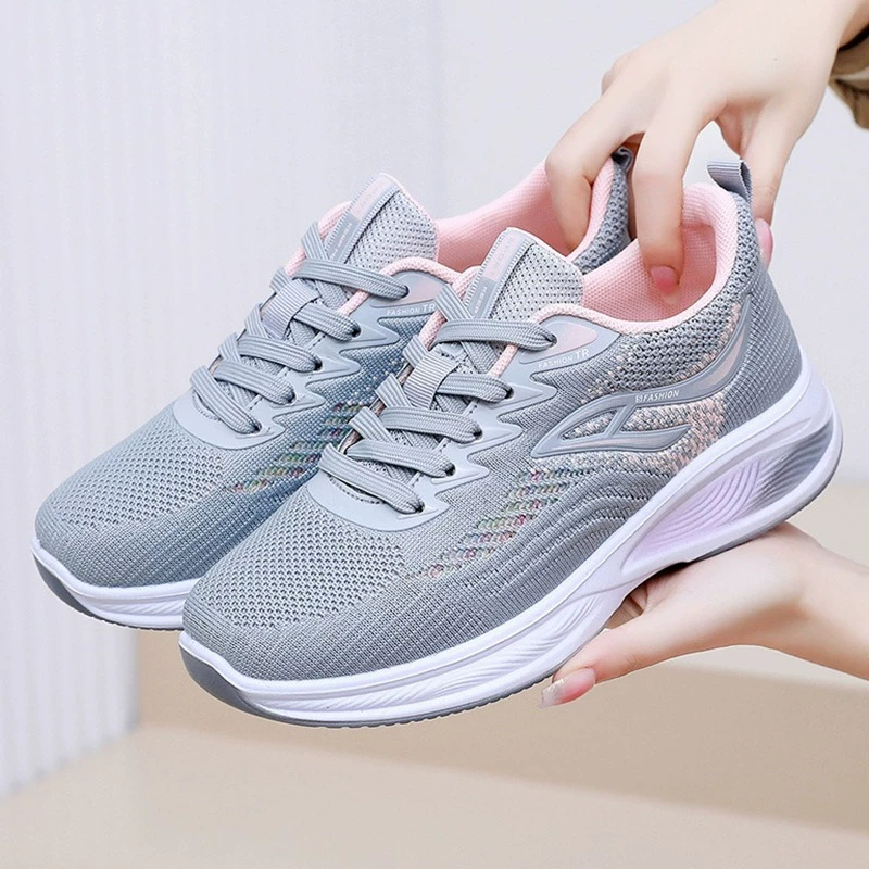 Весенне-осенняя новая старая пекинская тканевая обувь, женская обувь, повседневная обувь для мам на мягкой подошве, дышащая модная трендовая женская спортивная обувь