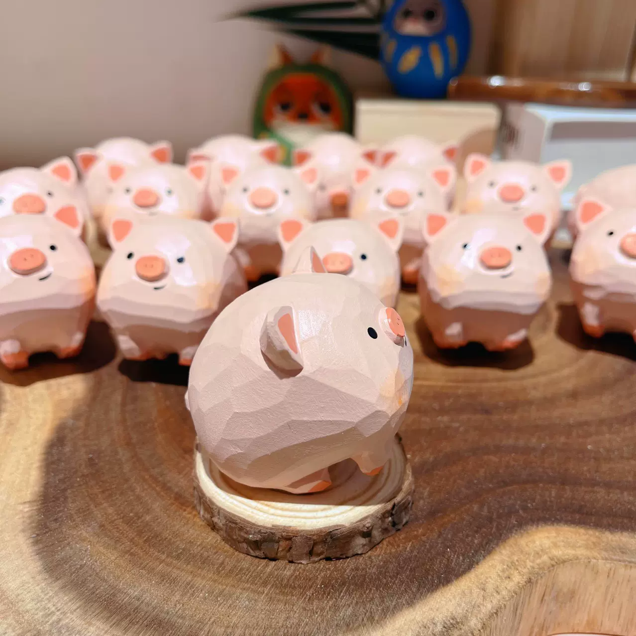 木雕小猪生肖猪手工木雕实木桌面摆件生日礼物女毕业木刻