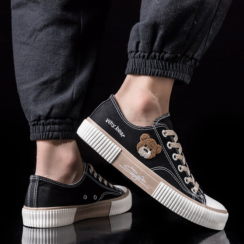 Zapatos de lona de dibujos animados zapatillas de deporte bajas para estudiantes 2023 nueva moda versátil casual biscuit Board Zapatos de tela de nicho