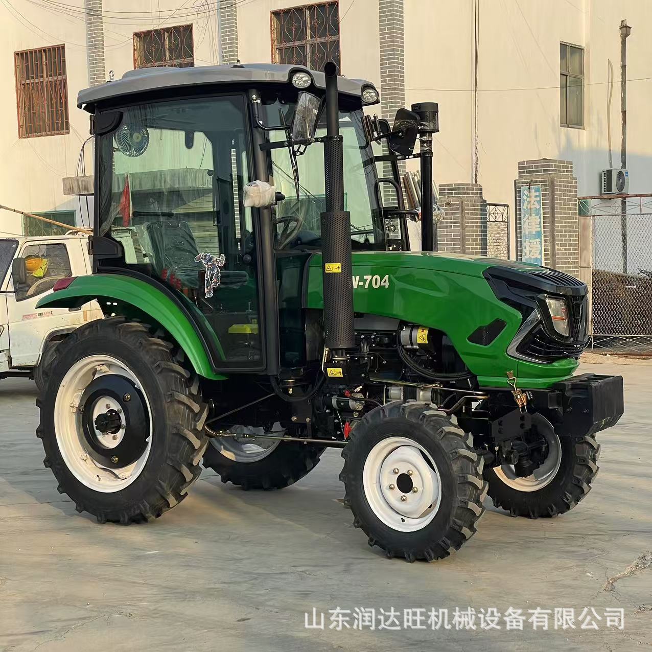 大马力704耕地机拖拉机 四驱多功能开沟旋耕机性能稳定拖拉机