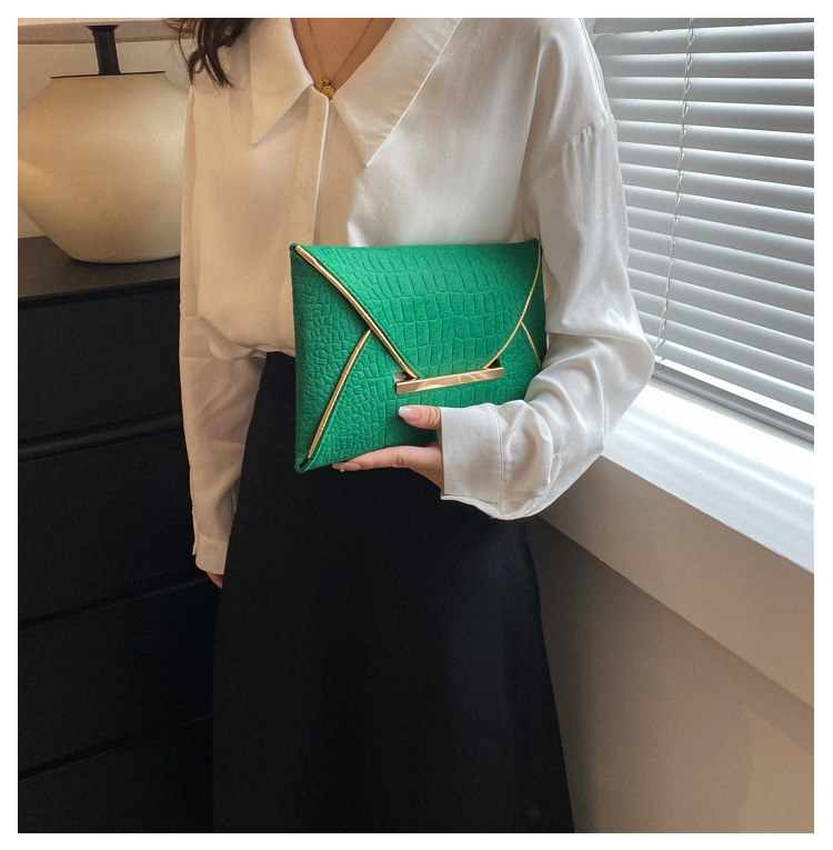 Foreign trade trend new envelope bag 2023 spring contrast color personalized clutch bag fashion simple foreign style women's bag_voghion.com