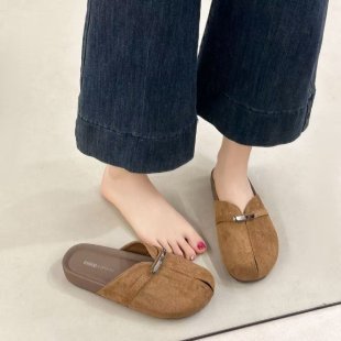 Mueller zapatos de mujer 2026 nuevos zapatillas de veludo de verano hebilla de metal zapatillas casuales de mujer zapatillas de ropa exterior