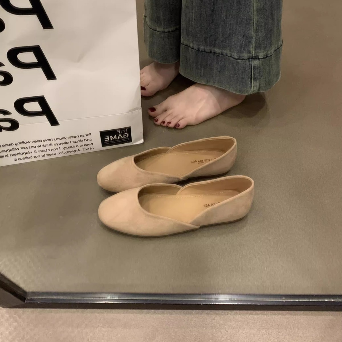 Zapatos retro suaves de camisa, zapatos de mujer nuevos zapatos rojos blancos claros con zapatos de falda única