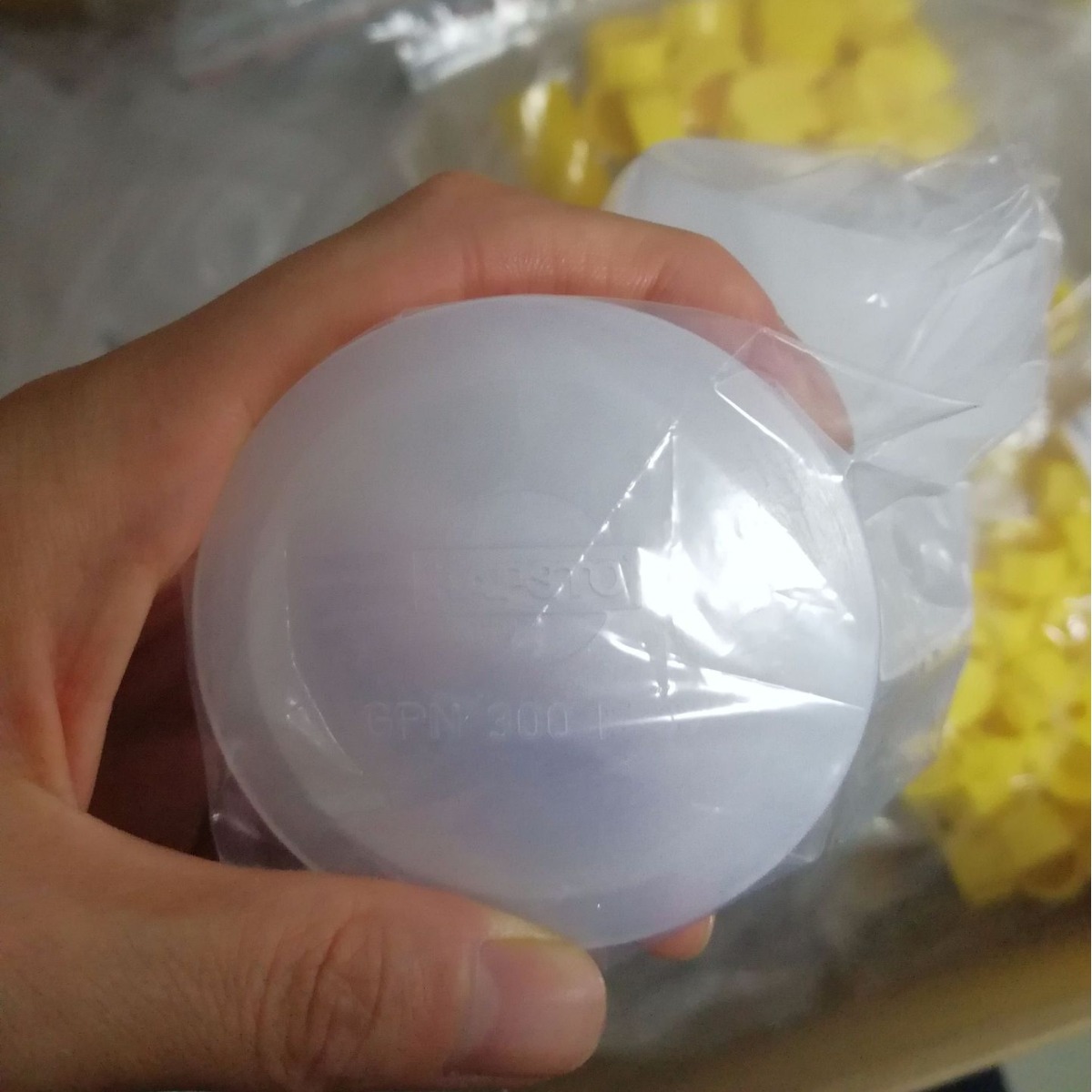 现货供应KAPSTO GPN300 F233 自然色 白色塑料盖子