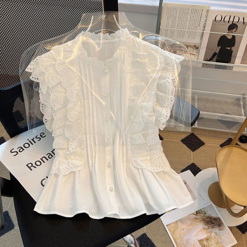 Beautiful and Beautiful White Shirt for Women, Age-reducing Flying Sleeves, Niche Lace Shirt, Summer Design, Waist-cinching Elegant Short Top