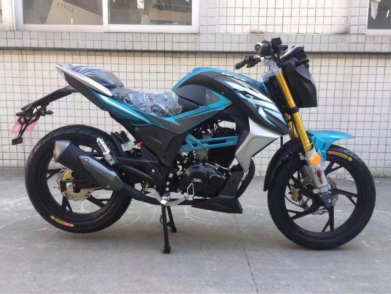 Guo Si E-injection puede ser licenciado AK150cc 169cc motocicleta de dos ruedas motocicleta de combustible