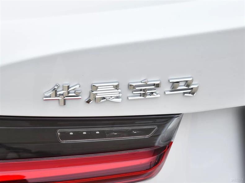 Suitable for BMW 318i, 320i, 325i, 328i, 330i, 335i, 340i car emblems, letter emblems, rear emblems, tail emblems, and number emblems
