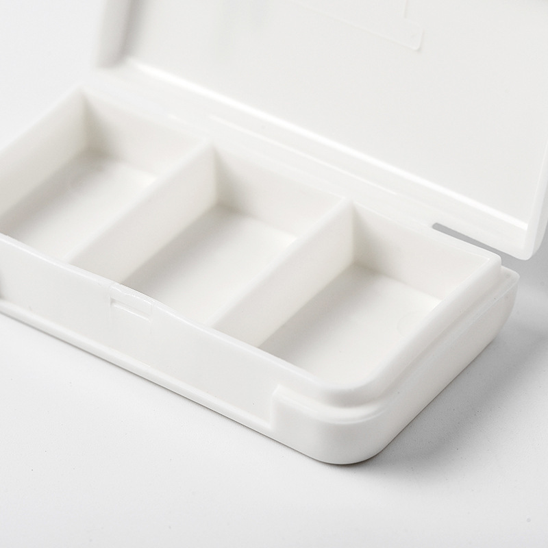 家庭用携帯3格の小さい薬の箱のミニの薬品の収納箱は密封して持ち歩いて薬の箱の旅行は薬の箱を詰めて卸売りします。|undefined