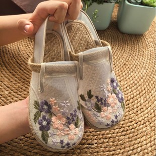 25 years new Taiwanese embroidered shoes ethnic style old Beijing cloth shoes antique Chinese clothing shoes casual breathable gauze shoes