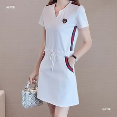 太ったMMのカジュアルなワンピース2025夏の新型の大きいサイズの婦人服はゆったりしていて痩せています。