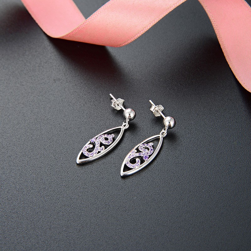 El comercio exterior de joyas de diamantes pendientes simples Corea del Sur con incrustaciones de circón s925 pendientes de plata en forma de hoja geométrica pendientes de las mujeres