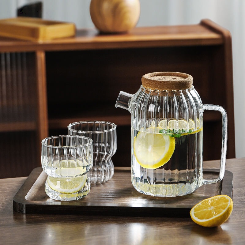 Glass capacious hot and cold teapot