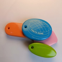 卸売りnbrディスペンサーのキーホルダー浮きnbr水泳館の防水は水を流すことができます。
