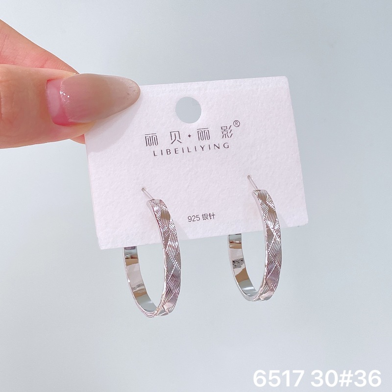 丽贝丽影丽银欧美时尚高级感素圈耳环2025新款爆款个性小众女耳圈|undefined