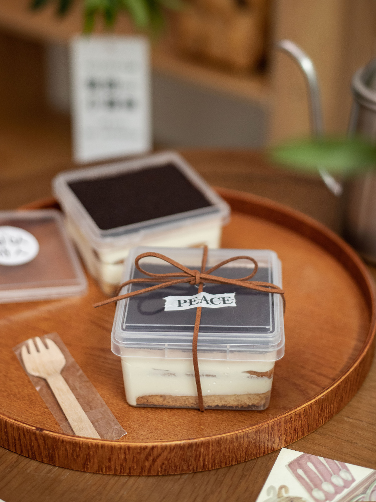 Caja de postres de la marca en línea, mousse, yogur frito, frutas pescadas, crema vieja, caja de embalaje de pastel horneado