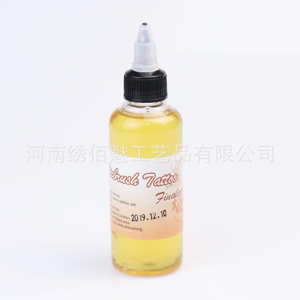 Pigmento grande del tatuaje de la botella que forma el líquido