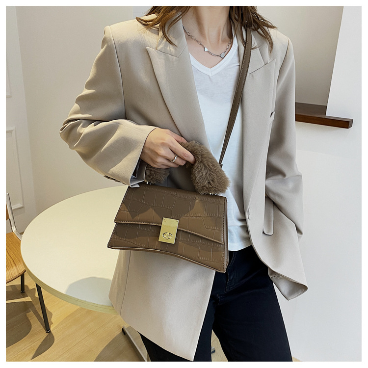 Cross-border Foreign Trade Women's Bag 2021 Autumn New Plush Tote Fashion Trendy Single Back Crossbody Pu Women's Bag Bags display picture 9