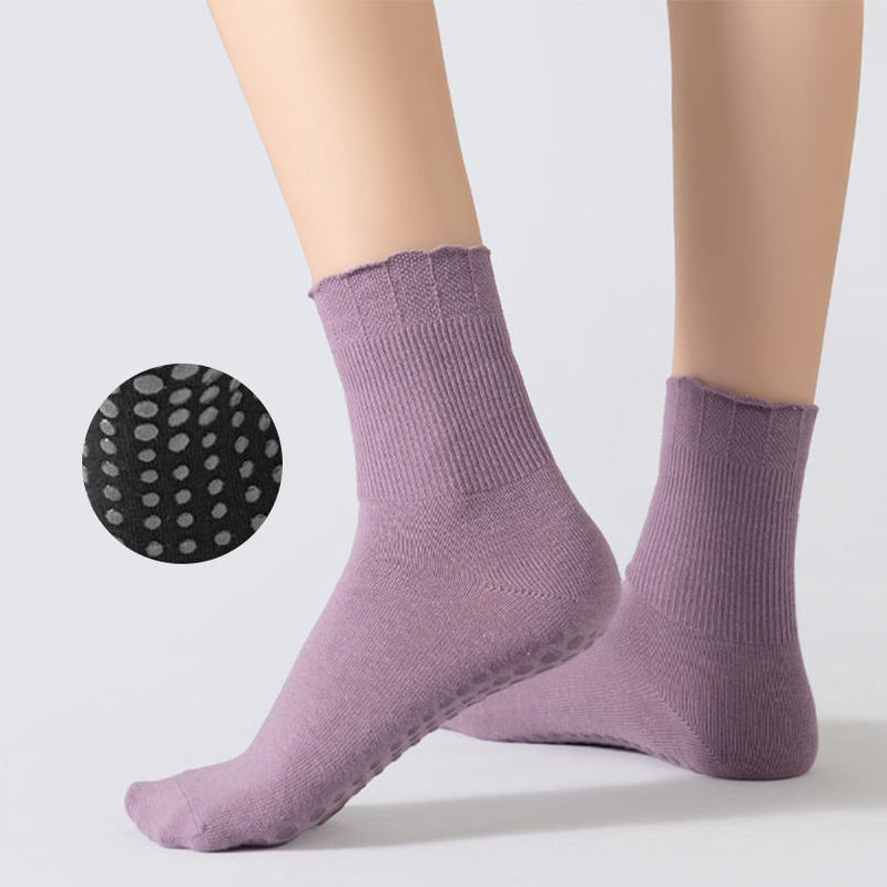 Oem Custom Crew Non-Slip Yoga Socks with Pleated Design for Pilates, Women's Thin Cotton Non-Slip Grip Socks