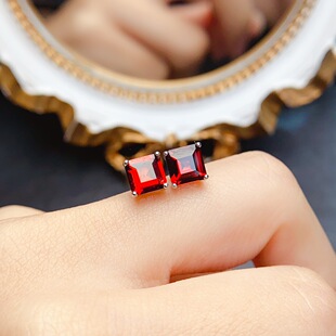 New natural garnet earrings S925 silver inlaid main stone 6*6mm Joker net red explosions women's jewelry wholesale