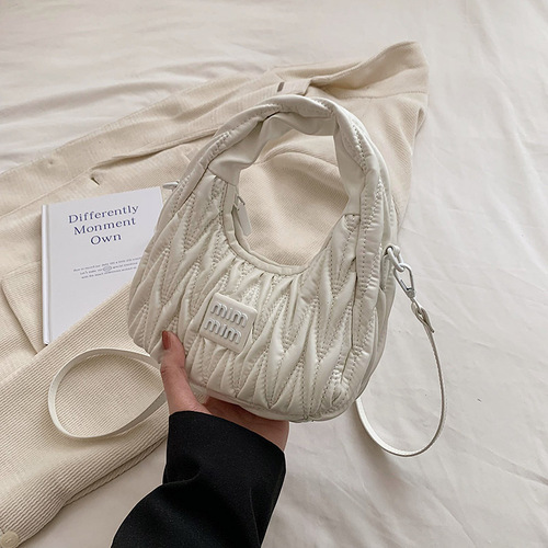 Cross-border folded hobo handbag for women  early spring new design, crescent moon bag, Korean style fashion simple shoulder bag for women