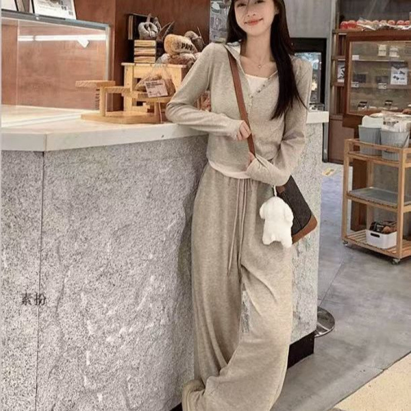 2026 New Spring and Autumn Sportswear Set, Fashionable Two-Piece Age-Reducing Casual Set with Wide-Leg Pants and Top