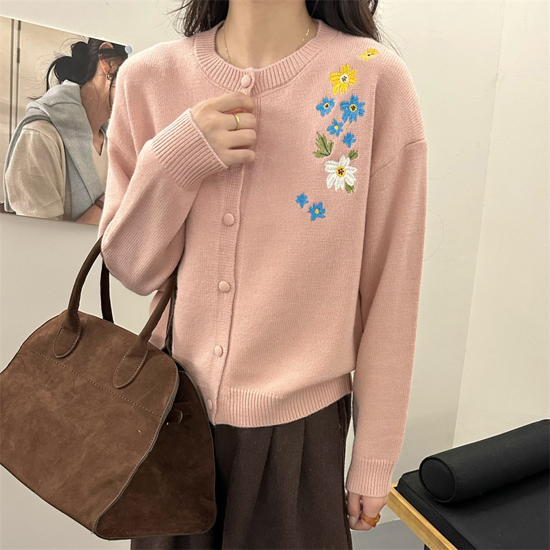 刺绣绣花圆领单排扣毛衣开衫小外套2025秋季新款减龄长袖女针织衫|undefined