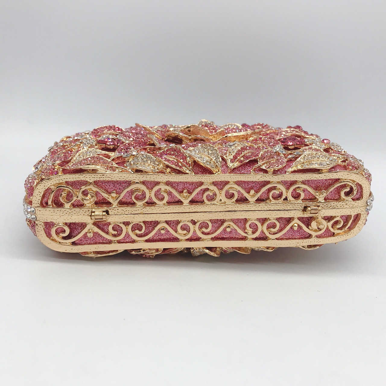 Túi clutch dạ hội nạm kim cương họa tiết hoa hồng rỗng cầm tay — Màu sâm panh chi tiết 3