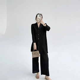 连衣裙;女式T恤;时尚休闲套装