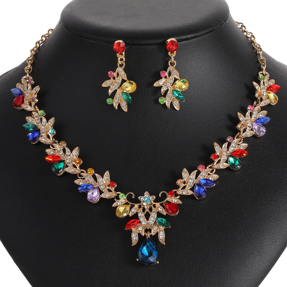 Set collana sposa con cristalli e diamanti per matrimonio_voghion.com