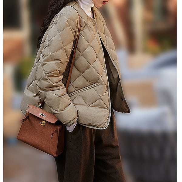 Elite fashionable short down jacket with diamond pattern