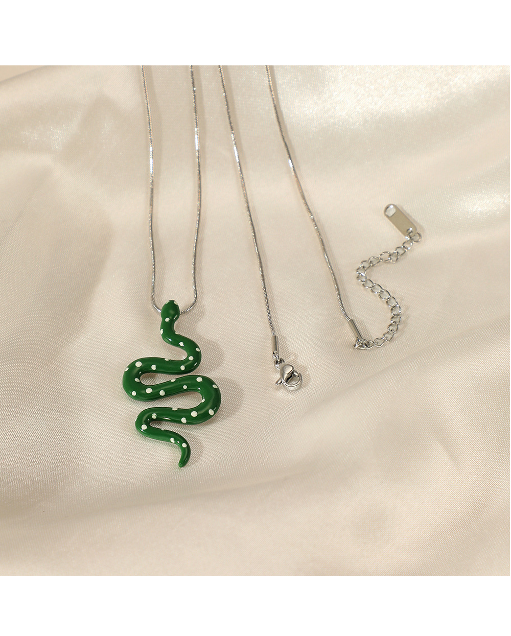 Fashion Snake Titanium Steel Plating Acrylic Pendant Necklace