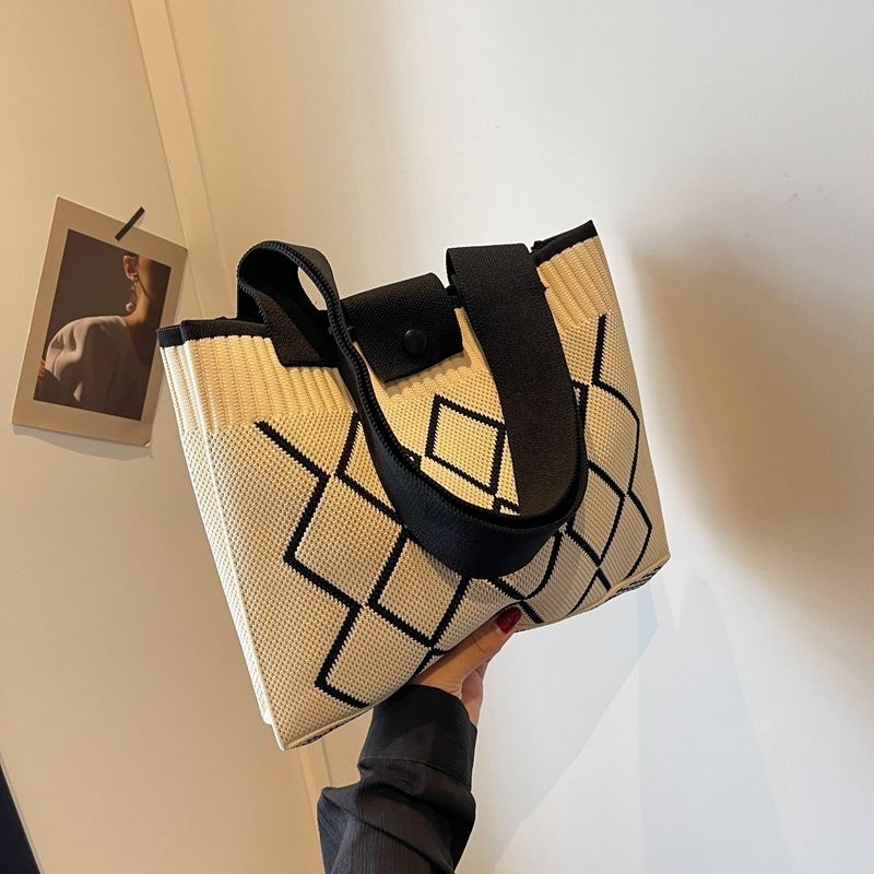 Korean-style knitted woolen bag for women, 2024 new stylish large-capacity handbag, versatile commuting single-shoulder tote bag undefined