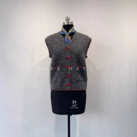 女式毛呢外套;休闲裤;女式羊绒外套