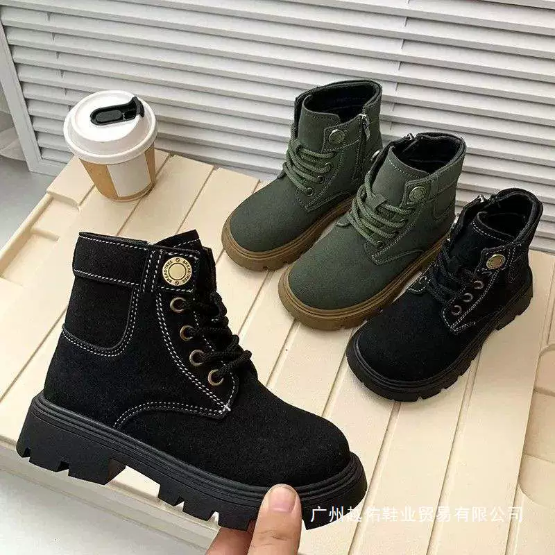Детские ботинки осень 2025, новые модные хлопковые ботинки на флисовой подкладке, короткие ботинки для детей среднего и большого размера, стильные и теплые кожаные ботинки для мальчиков