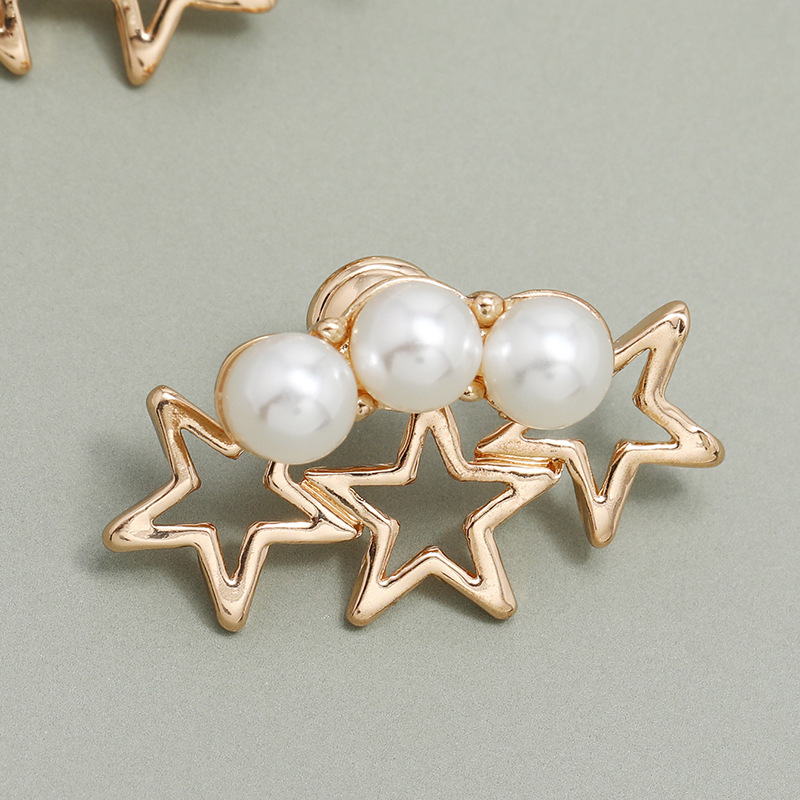 Trend elegant fashionable earrings from pearl