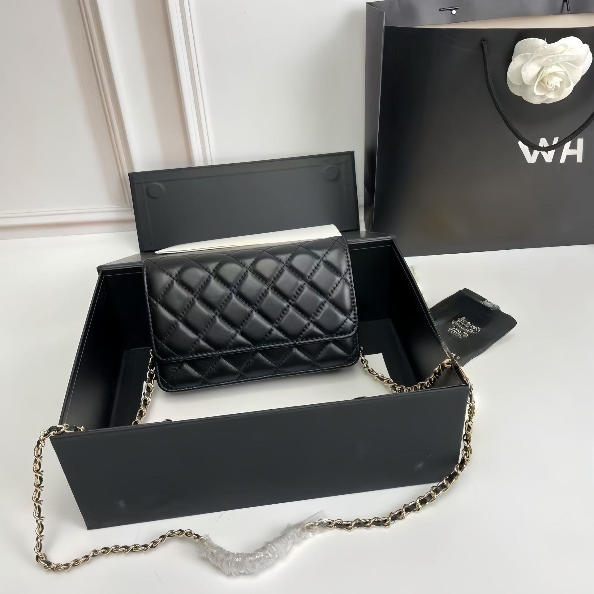 블랙 골드 버클